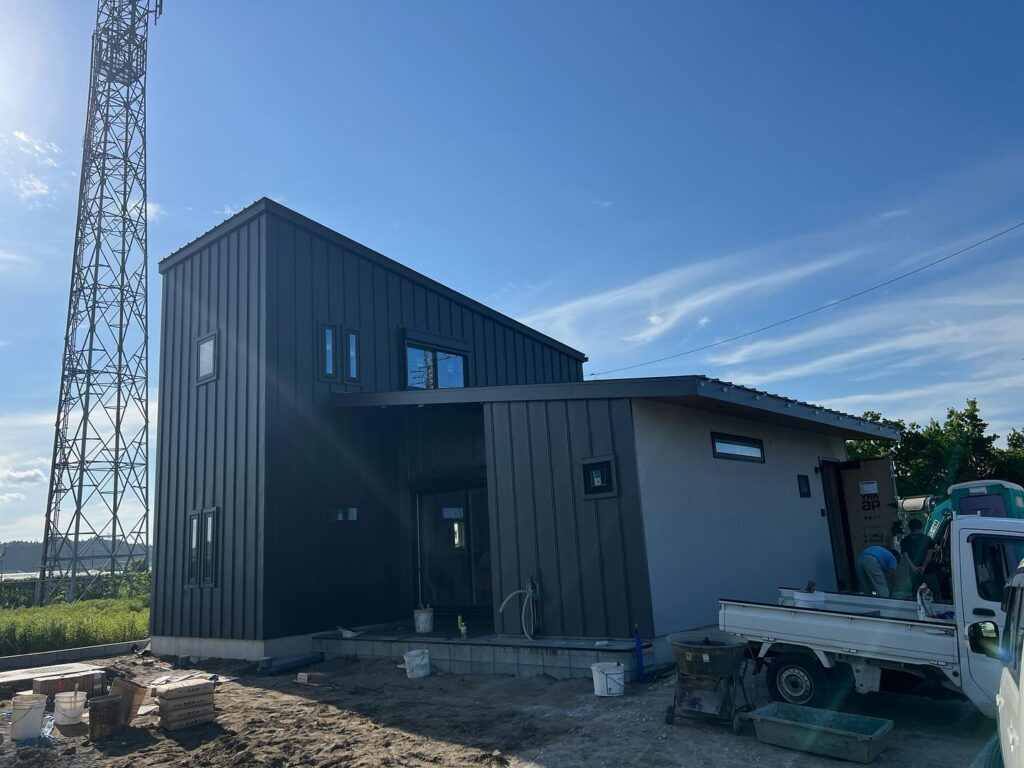 一宮町東浪見 Ｏ様邸 住宅今回は一宮東浪見の住宅2階建ての完了検査行ってきました！完了検査は「工事が完了した時」に、建築主事や指定の検査機関が適合しているかチェックすることを言います！最終チェックのようなものです！全てバッチリでした！よかったです！⁡