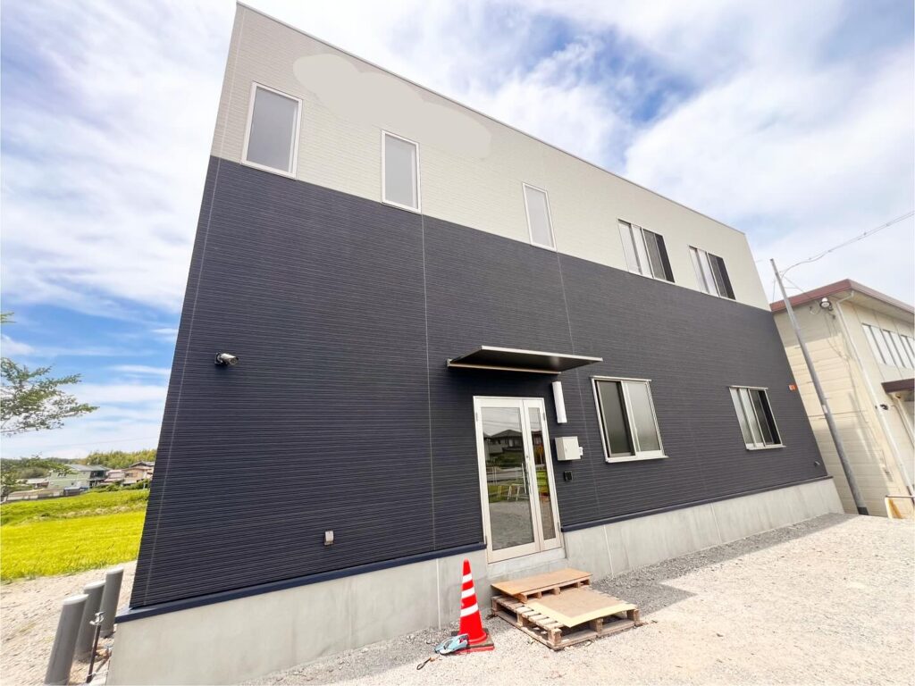 茂原市 事務所新築工事今回は設計業務を携わらせていただいた物件です！今の事務所が建て替えの時期になったため新しく新事務所の計画がありました。